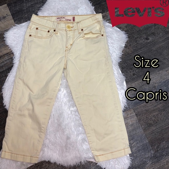 Levi's Pants - Levi’s off yellow women’s capris
